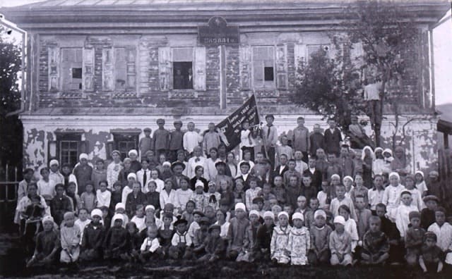 Tatar school. Town of Lepsinsk. 1932.