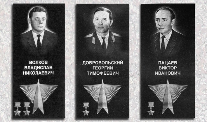 Visit to monument to fallen cosmonauts in Karaganda region