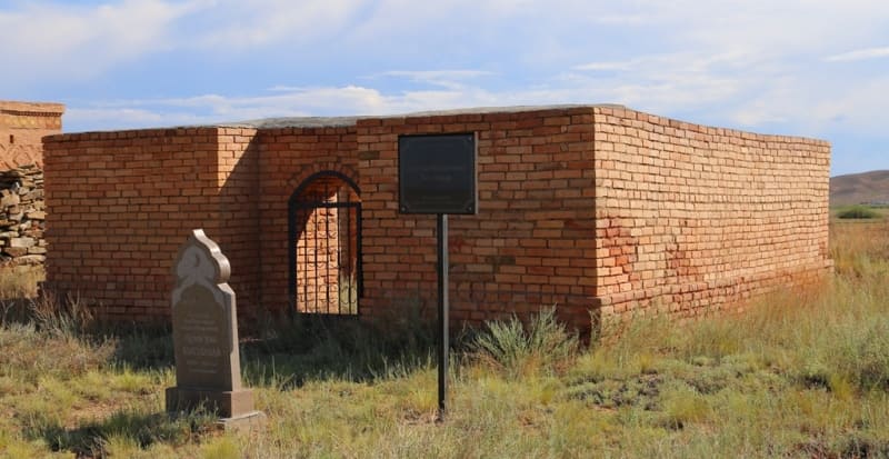 Mausoleum of Kystaubay and Zhanul. 2023.