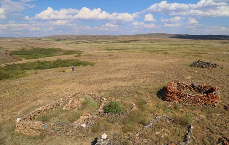 Вид на кладбище и окрестности с крыши мавзолея.