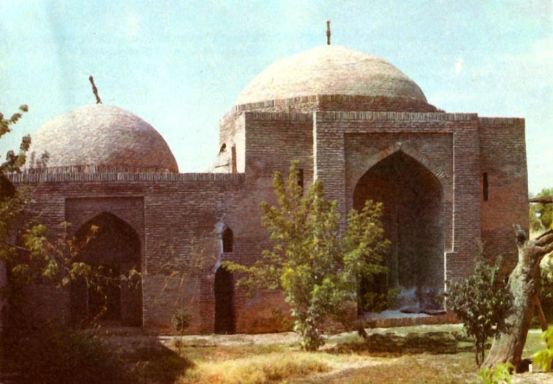 Koshkar-Ata saint of the tomb and Chillyakhana in Turbat. Photo of the 80s of the XX century.