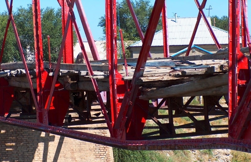 Red bridge in the village of Ekpindy.