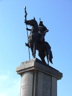 Памятник Наурызбаю.