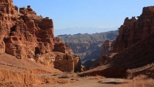 Долина Замков в горах Торыайгыр.