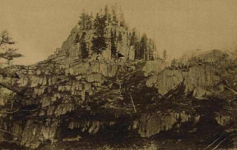 Rock on Kokedaba. Photo by L.K. Poltoratskaya. 1870s.