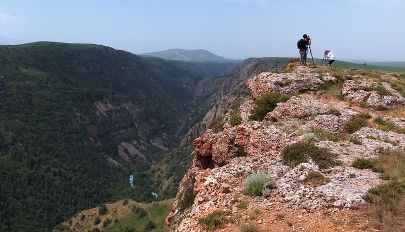 Tourists on right side of Aksu Canyon.