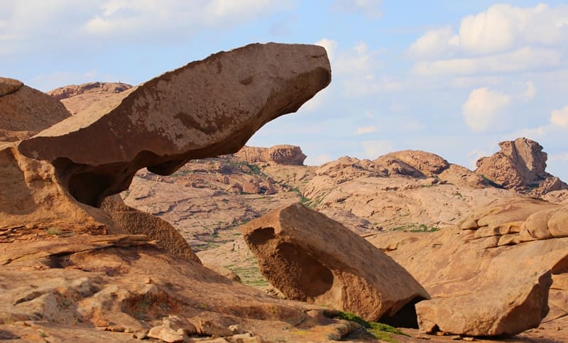 This granite massif, rising to 1,214 meters above sea level, is considered a unique geological natural monument and a popular destination for tourists, travelers, and photography enthusiasts.