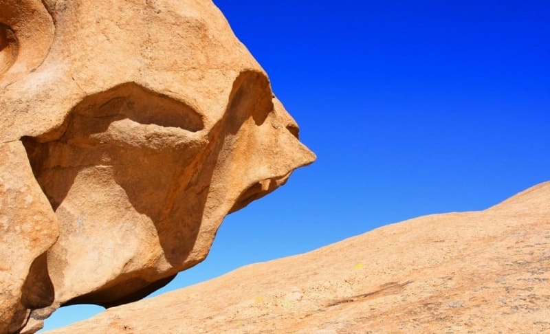 To east of Tabakenttatyr (Kentarlau) valley are Bektau Ata Mountains.