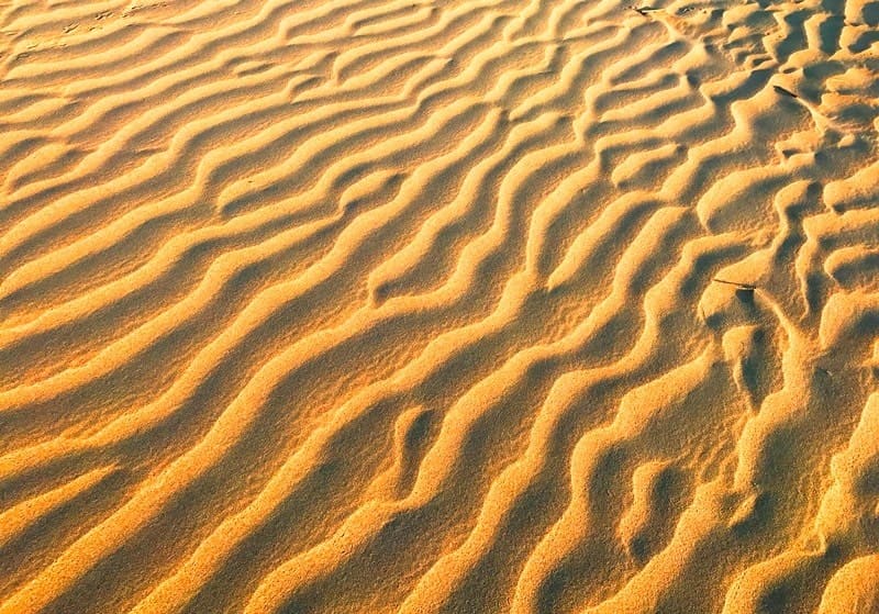 Наибольшая ширина песков Большие барсуки, в южной части, 34 километра. 