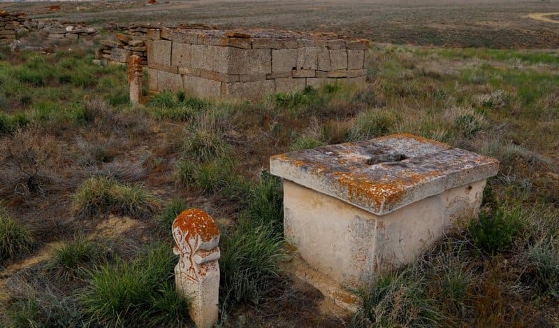 Numerous cemeteries and burial complexes, combining various burial types, are located along the Northern Cliff of the Ustyurt Plateau.