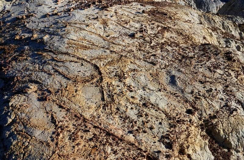 Глинистые формации Кокала, знаменито своими причудливыми размывами пестрых и цветных глин 