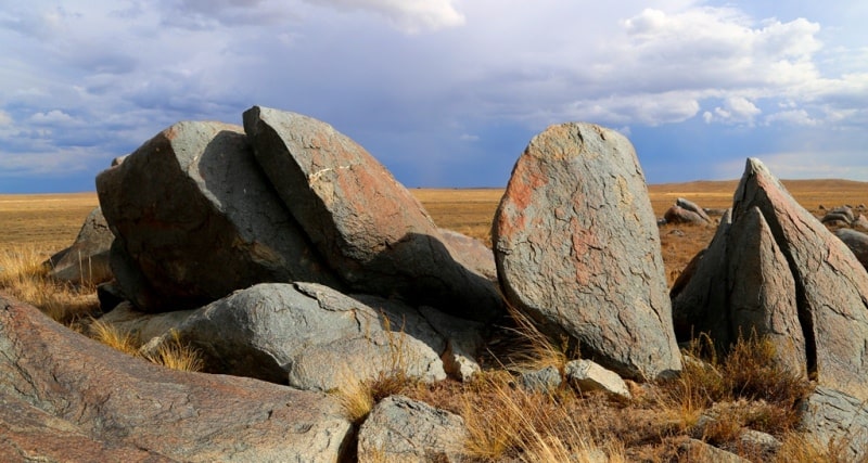 Wild stones of Karasu.