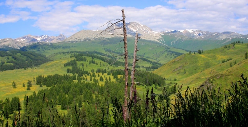 The mountain range of Azutau.