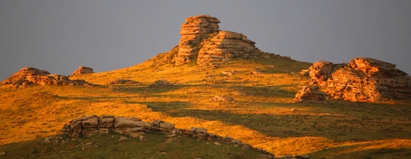 Granite lost mountain in the mountains of Dongaly.