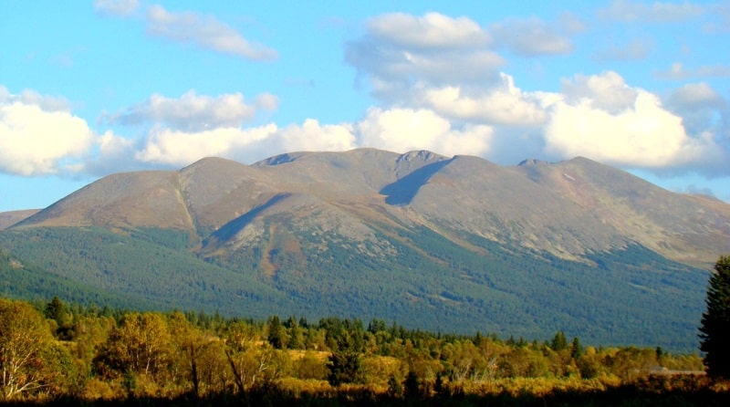 Natural sights of the Kholzun ridge.