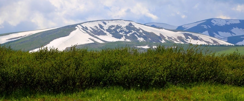 Natural sights of the Kholzun ridge.