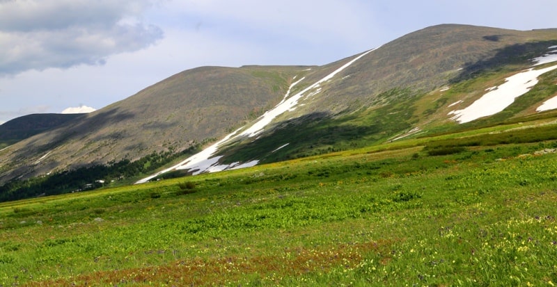 Natural sights of the Kholzun ridge.