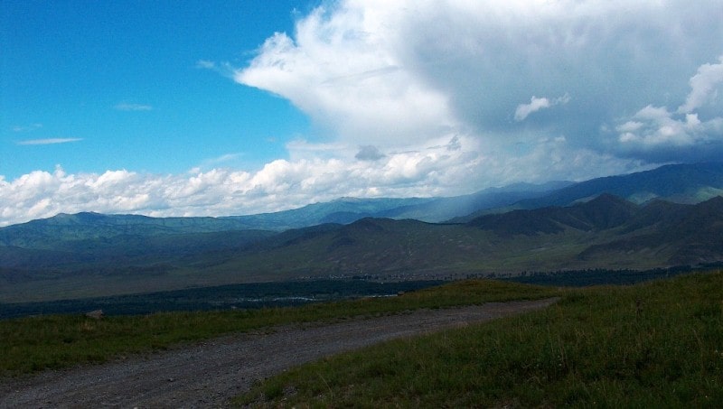 Хребет Сарымсакты.