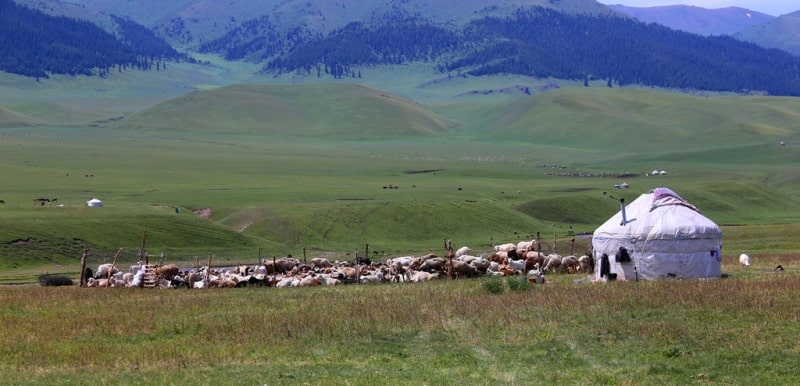 Хребет Сарымсакты.