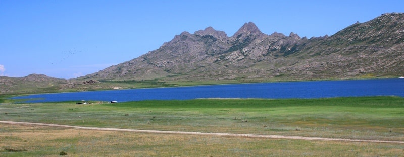 Айыр (Монастырское) озеро и его окрестности.
