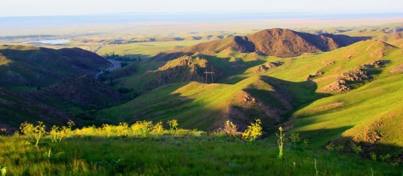 The Kulakshyn Mountains near the Kordai Pass.