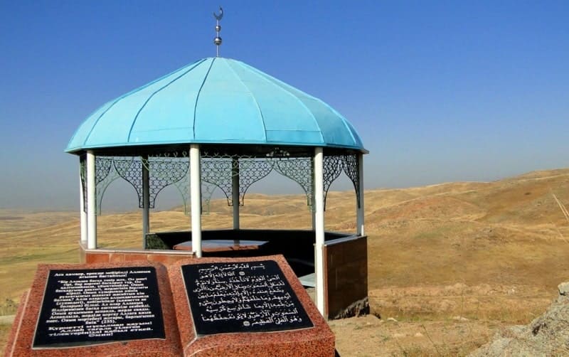 267 meters from the Kordai Pass, on a hill to the right of the road, is the Kordai Ata monument.
