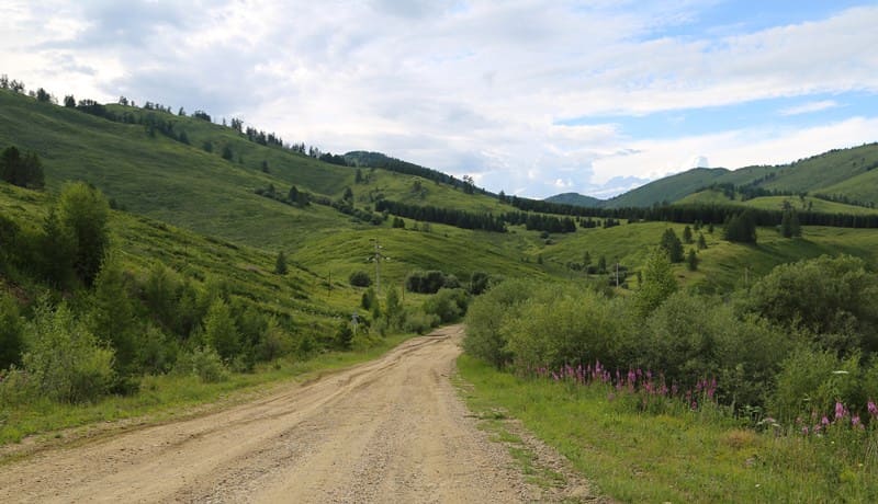 Дорога за поселком Акжайлау.
