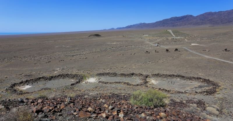 Каменные ограды с западной стороны Большого Бесшатырского кургана.