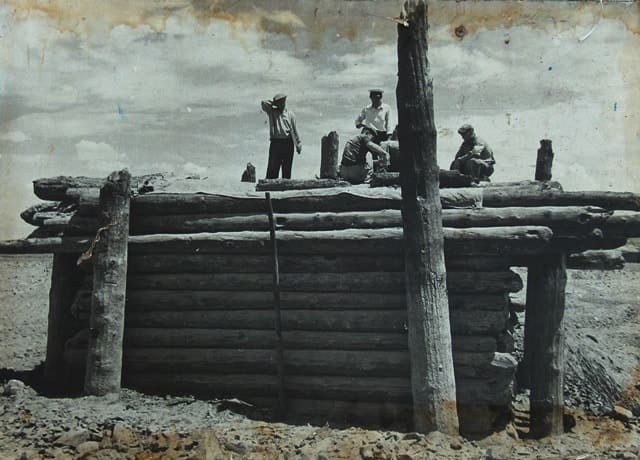 Excavations of the Besshatyr burial mounds. 1957. Photograph from the Almaty Central Museum.