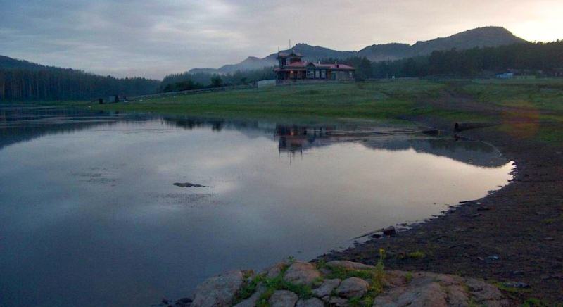 Sights of the Komissarov lake.