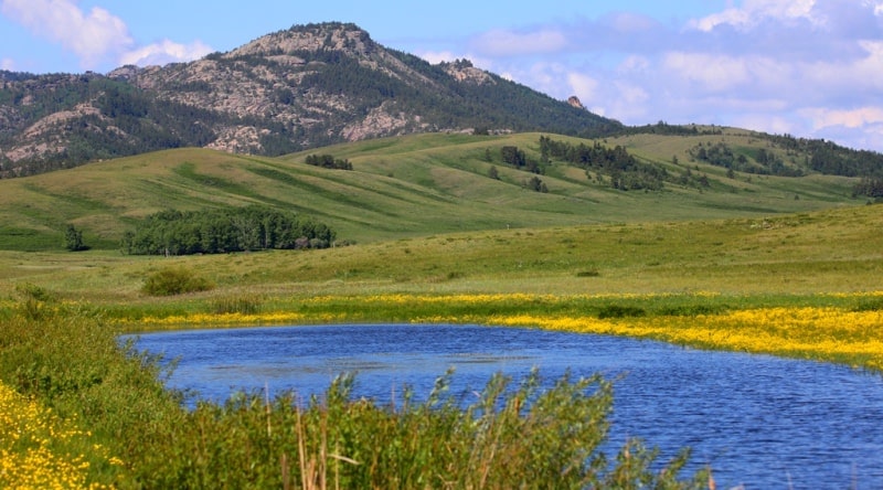 Komsomol peak in Karkaraly park and environs.