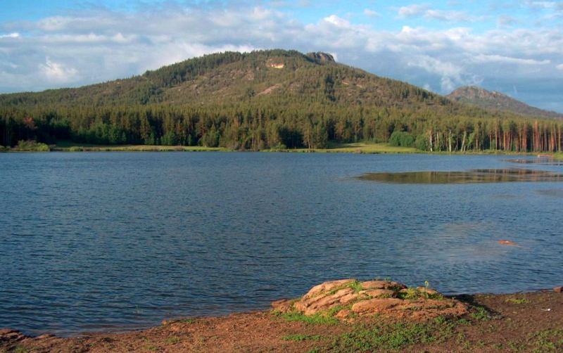 Komsomol peak in Karkaraly park and environs.