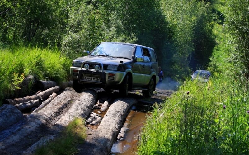 Section of road before Alataysky Pass.