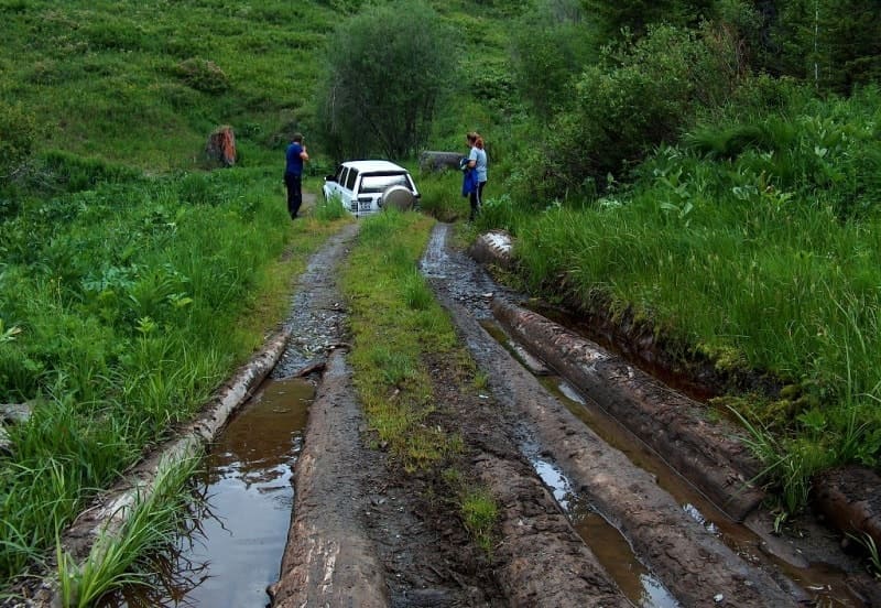 Road section before Alataysky Pass.