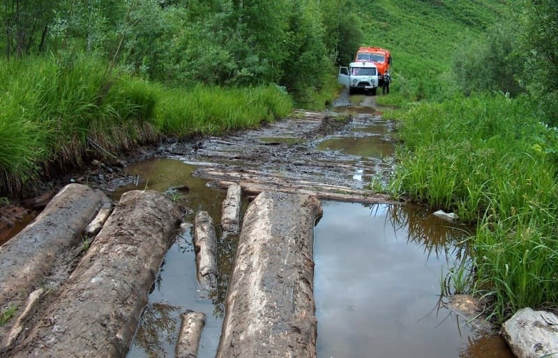 Section of road before Alataysky Pass.
