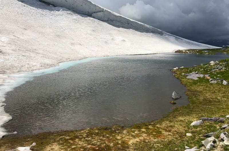 First Beloubinskoye Lake is a small freshwater moraine-glacial lake located at an altitude of 2083 m. a. s. l.