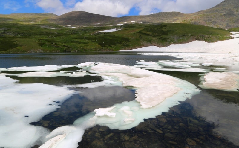 Fourth Kholzun Lake and environs.