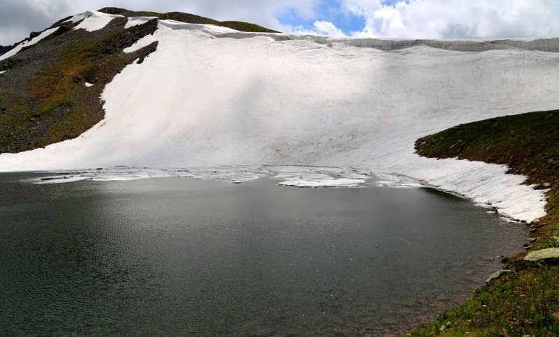 The Second Kholzun lake and environs.