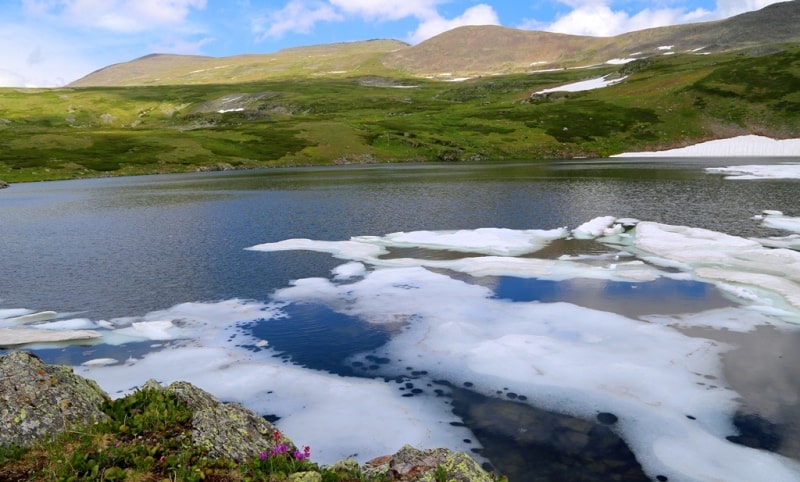 The Third Kholzun lake and environs.