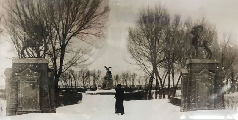  In winter, at the monument to N.M. Przhevalsky near the village of Pristan Przhevalsk. Photograph from the local history museum of the city of Karakol.