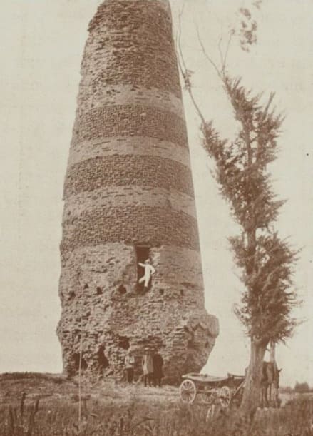 Burana Tower near village of Bolshoy Tokmak. From book by Railway Engineer V.A. Vasiliev "Semirechensk Region as a Colony and Role of Chuya Valley in It". 1915.