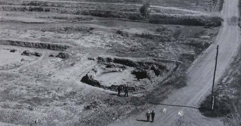 Excavations of second and third mausoleums. 1972 - 1975.