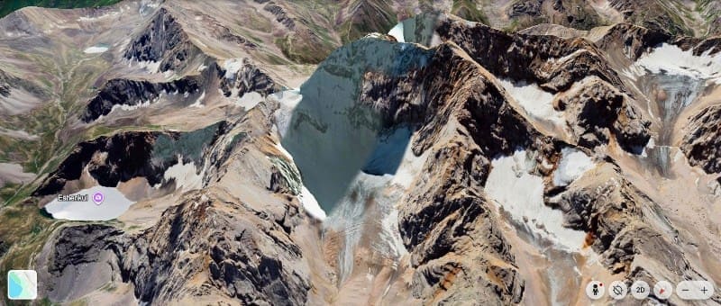 Озеро Ишенкуль и вершина Чаткальская Ушба высотой 4339 м. н. у. м https://earth.google.com