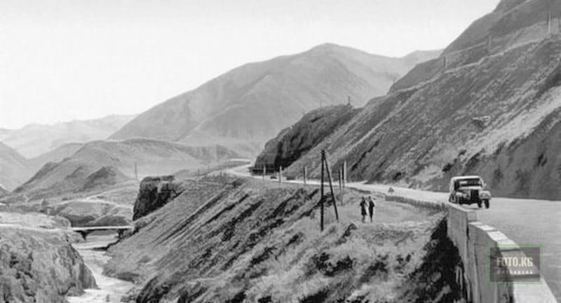Боамское ущелье . 1950-е г. https://foto.kg/uploads/posts/2013-02/1360781729_boom.jpg
