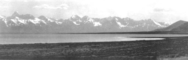 View of Lake Chatyr-Kul from the northern shore. Photograph by V. Lipsky. 1903.