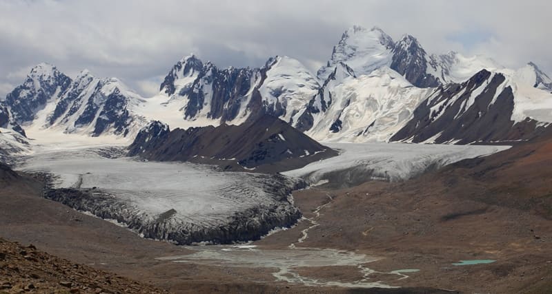 Confluence of Komarov (Kyzylunet) West Glacier and Komarov Central Glacier.