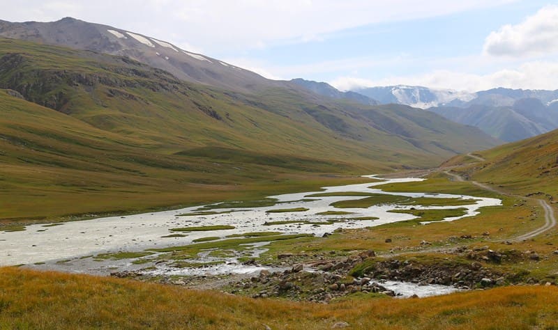 Valley of Uch-Emchek River. Between ridge of same name and Terskey Ala-Too mountains.