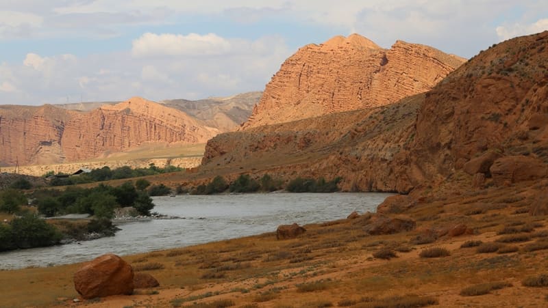 Area around the bridge over Naryn River near town of same name.