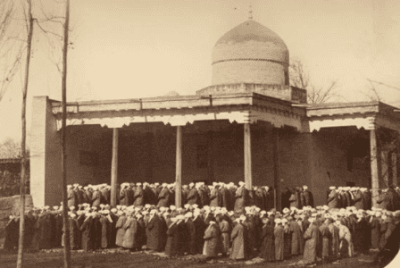 Общая молитва в годовые праздники и должностные лица при мечетях. Ид намаз. В Ташкенте в мечети Шейхантаура.