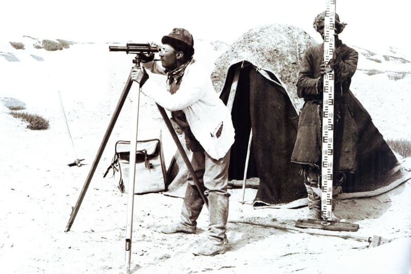 Съемка местности С. Гедин в Кара-Кошуне. Фотография С. Гедин. 1893 год.